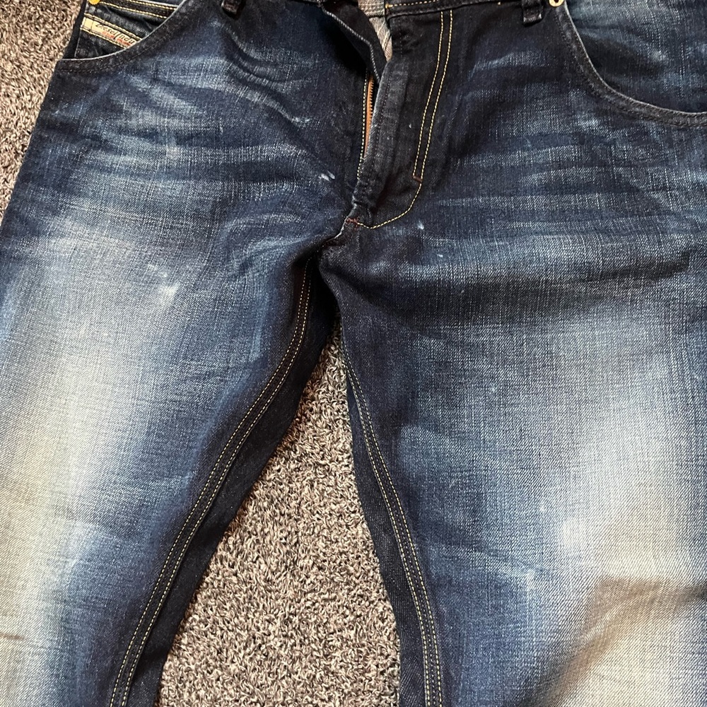 Diesel Men's Blue Washed Relaxed Jeans - Picture 3 of 5